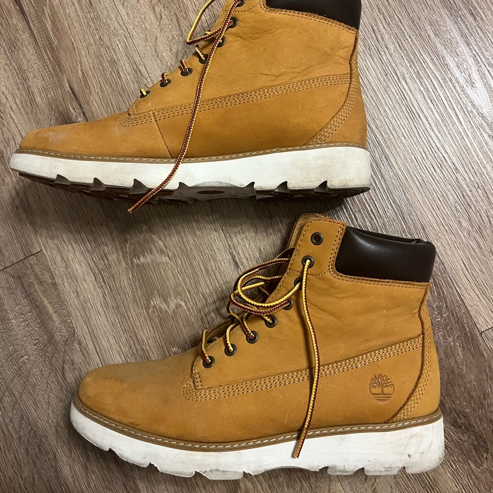 * Women’s Timberland Boots Size 8 Brown A4846
